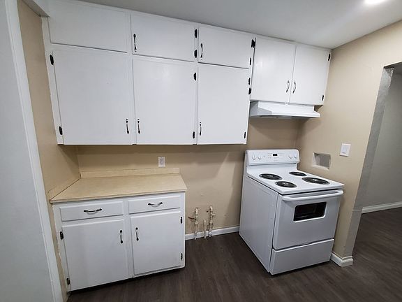 3rd image of 617 Arthur St