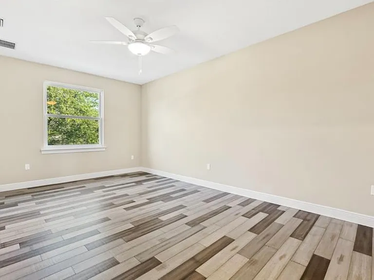 415 4th Ave SW — Photo 11