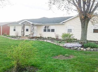 887 E Schoolhouse Rd, Kendallville, IN 46755