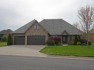 8320 Rolling Hills Dr, Nixa, MO 65714
