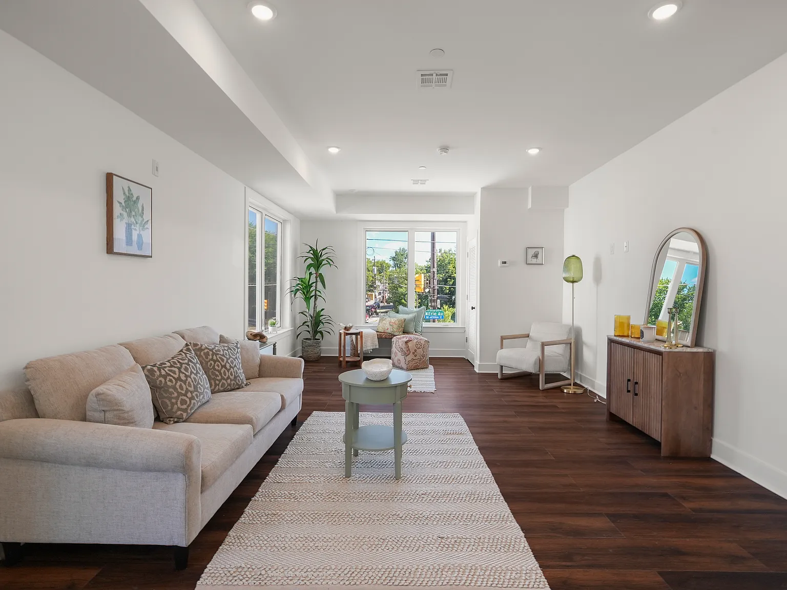2 bed, 1138 sqft, $1,989 — Photo 4