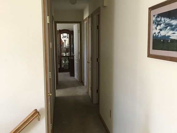 5th image of 129 Lilac Dr