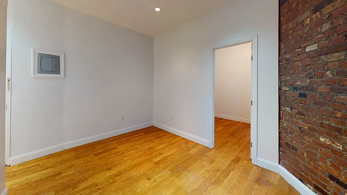 Rented by Bond New York | media 6