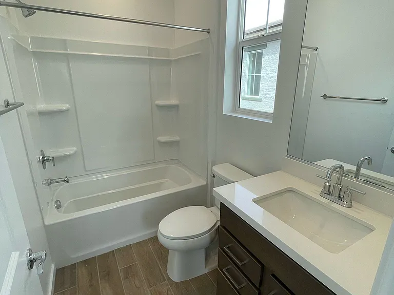 2449 W Rowel Rd — Photo 20