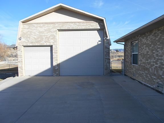 Detached Garage
