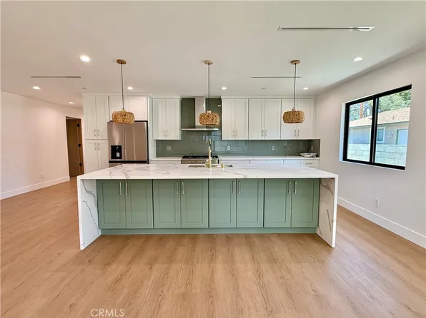 22130 Gault St, Canoga Park, CA 91303