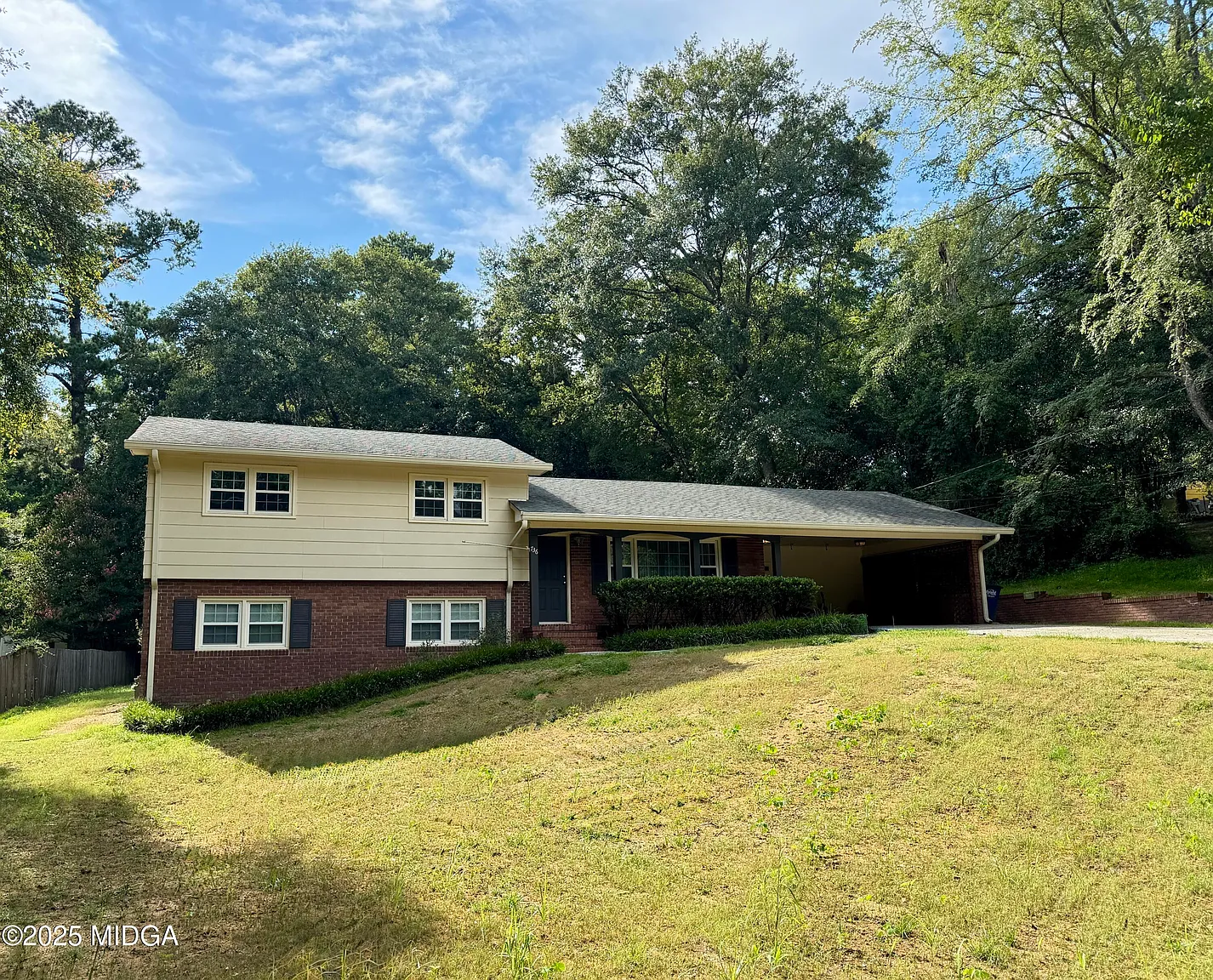 736 Valley Trl photo 1