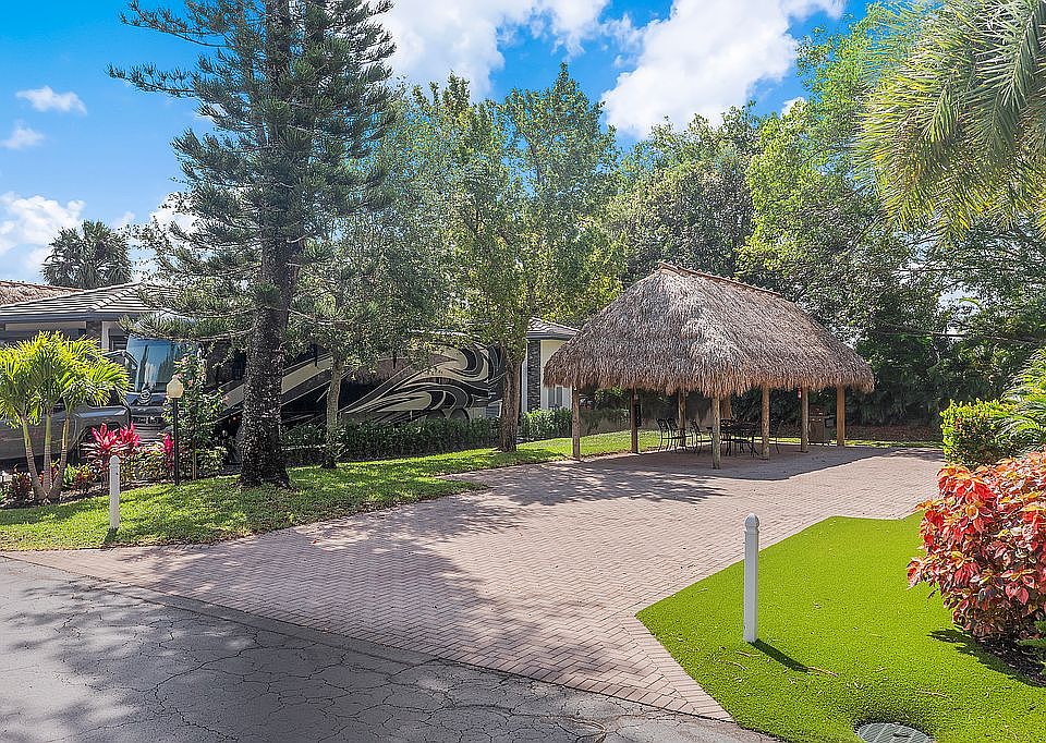 1st image of 22 S Cortez Dr #22