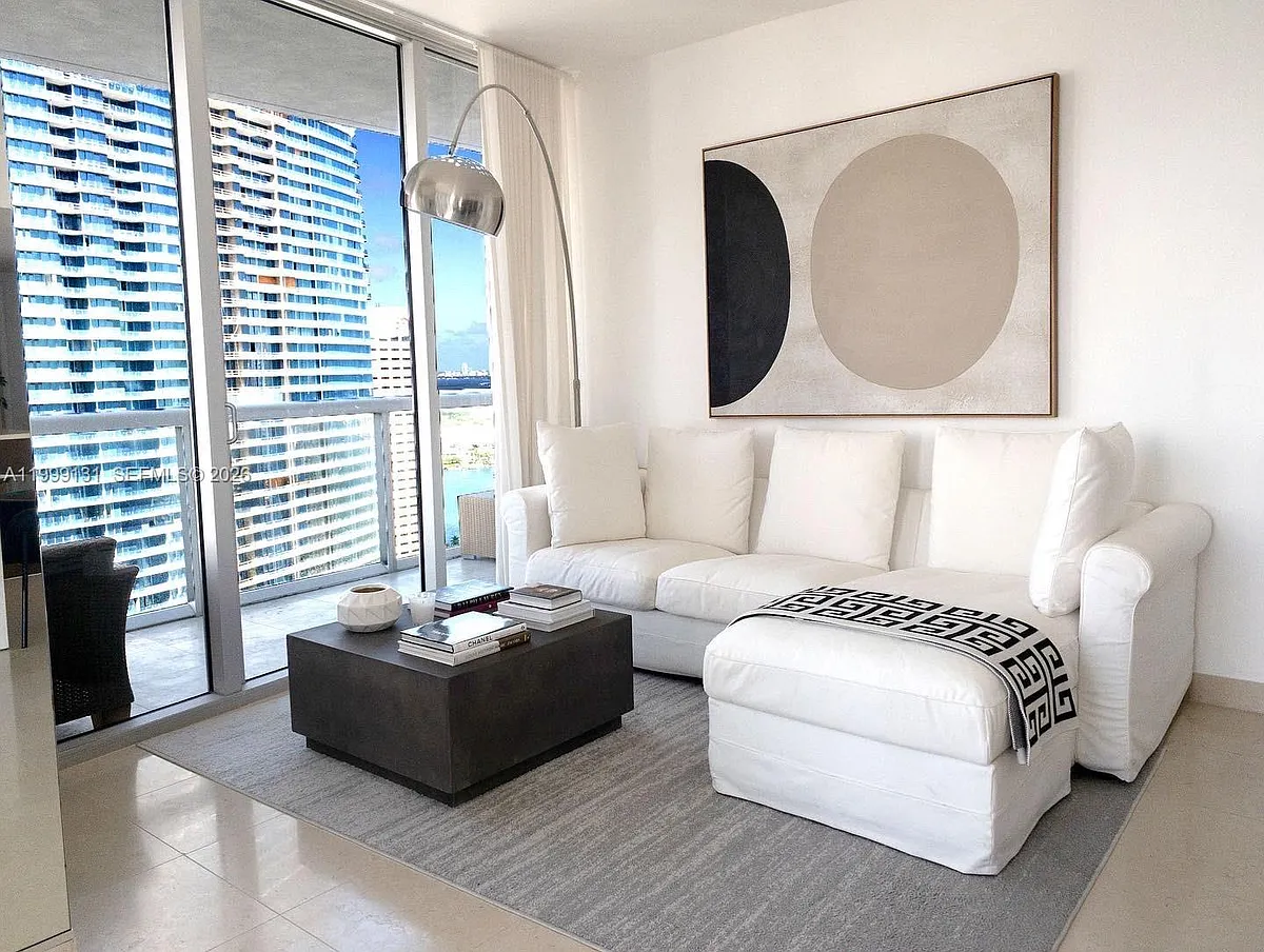 Building Photo - 475 Brickell Ave #3915