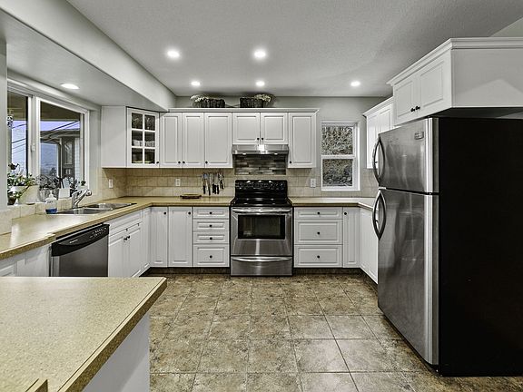 4th image of 712 Creekside Rd