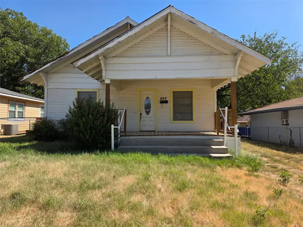 507 Orchard St, Bowie, TX 76230