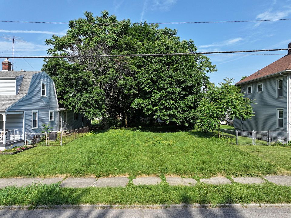 2nd image of 1933 Clifton Ave