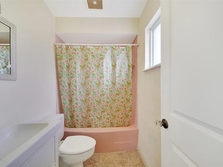 2701 Middle River Dr #11 — Photo 16