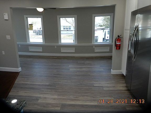 5th image of 16 Berkshire Ct