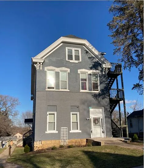 1122 Center Pl #7