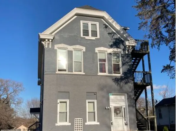 1122 Center Pl #7, Dubuque, IA 52001