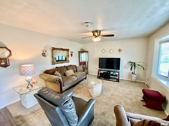 4th image of 5618 W Custer Ct