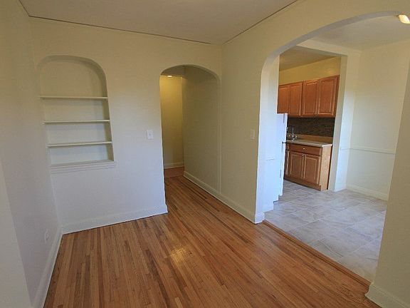 5th image of 4112 41st St APT 4E