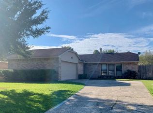 2819 Forest Point Dr, League City, TX 77573