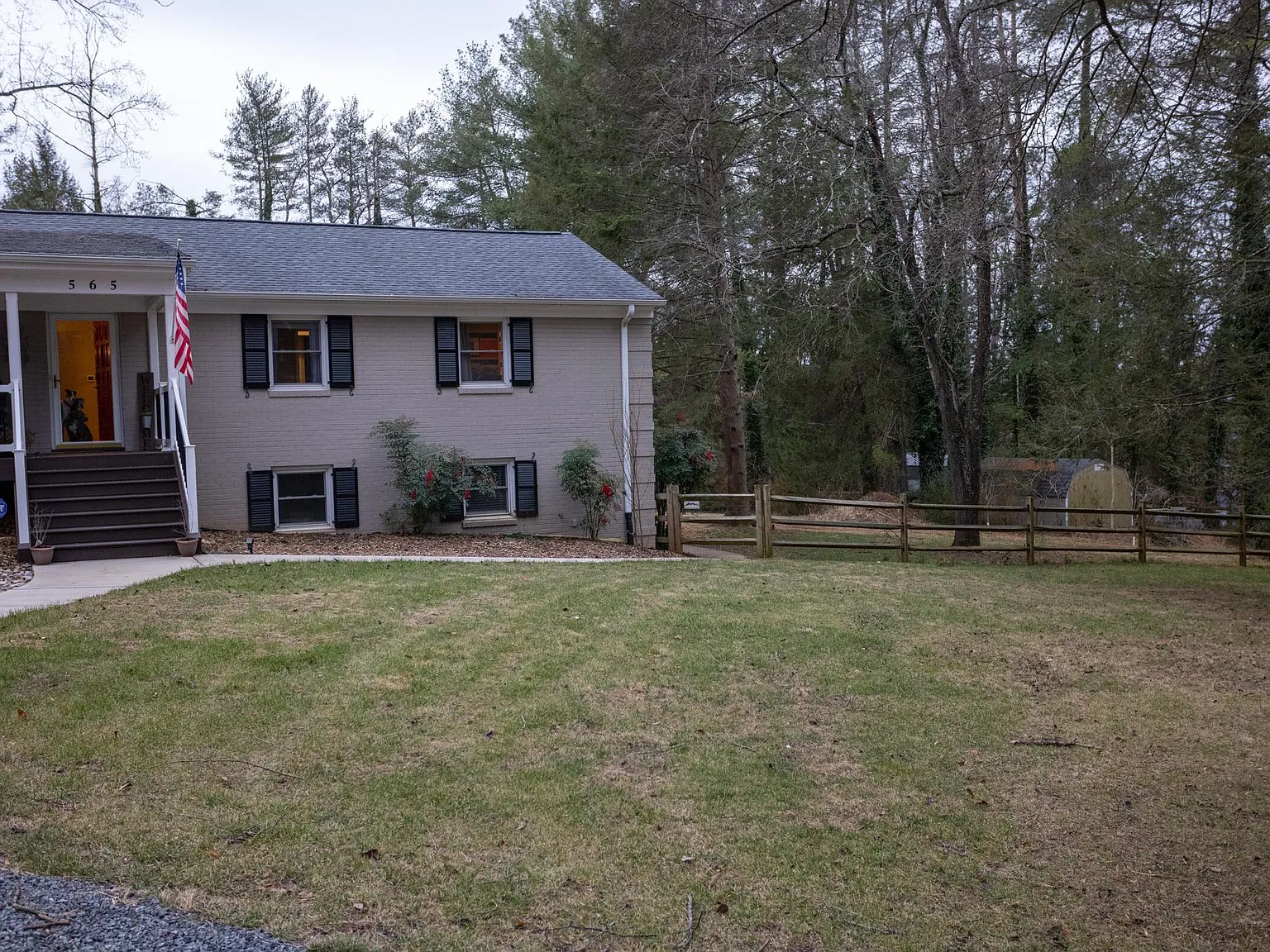 1 bed, 1000 sqft, $1,985 — Photo 4