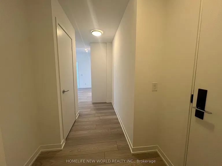285 Dufferin St #811 — Photo 11