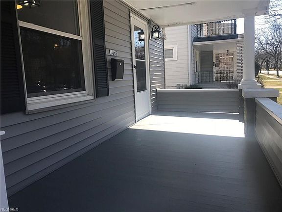 4th image of 1489 Larchmont Ave