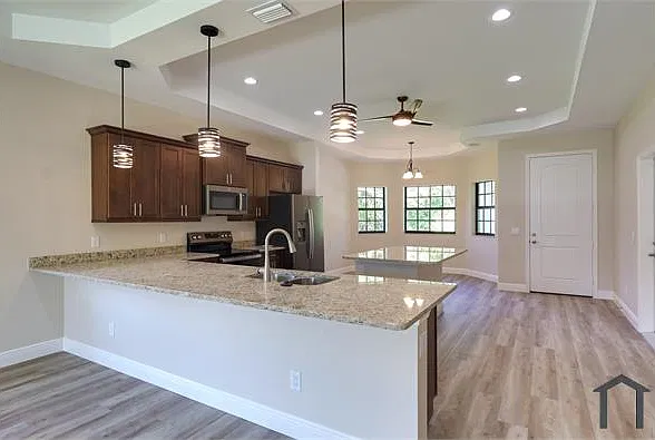 3 bed, $2,245 — Photo 4
