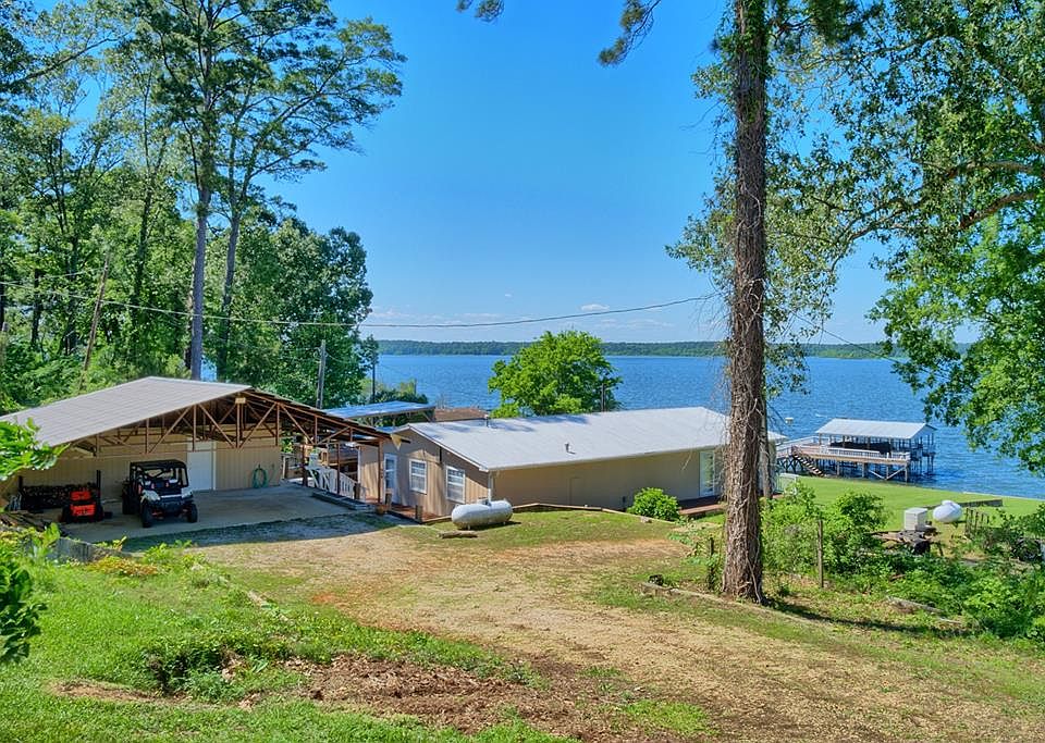 1st image of 205 Gibbs Dr