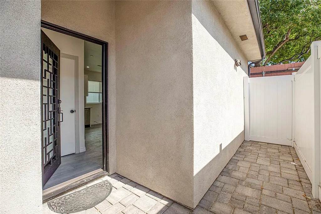 2 bed, 1.5 bath, 800 sqft, $2,900 — Photo 4