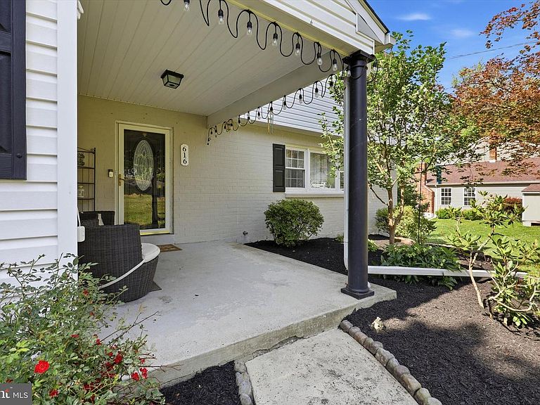 Listing photo 5