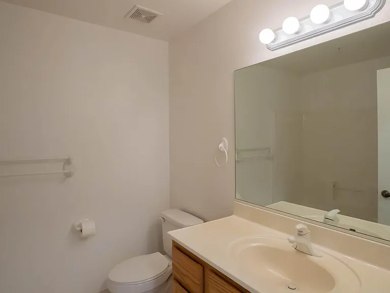 Full Bath Bathroom 2