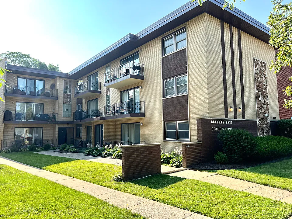 10425 S Hale Ave #3A