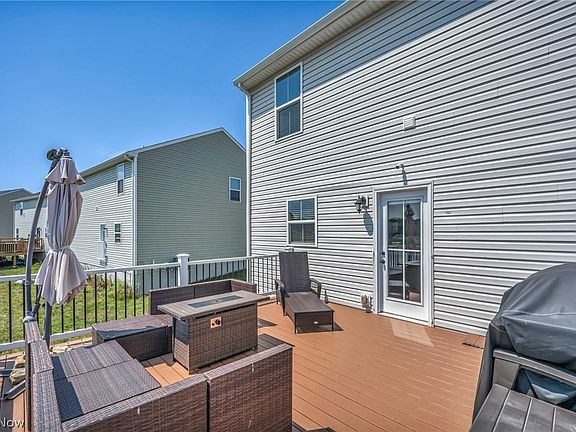 5th image of 489 Regina Dr