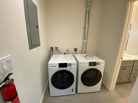 4th image of 1253 Adams Dr Unit 2