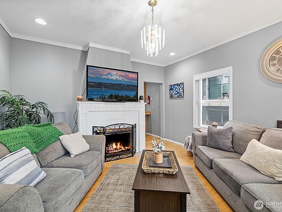 2nd image of 934 N 100th Street
