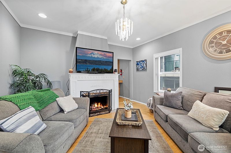 2nd image of 934 N 100th Street