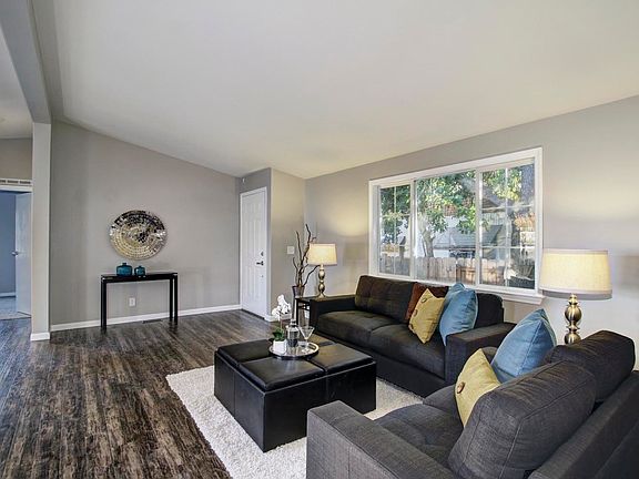 5th image of 518 Vandenberg Cir
