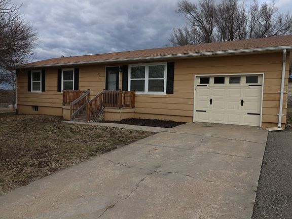 5th image of 2827 Walters Dr