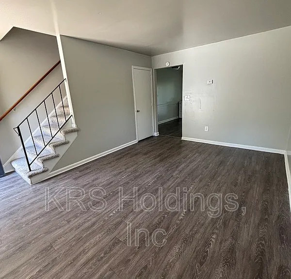 2822 Goolsby Ct N — Photo 2