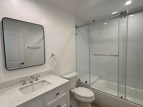 3rd image of 14527 Hartland St #11