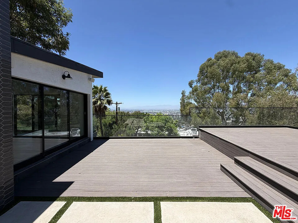2 bed, 2.0 bath, 1565 sqft, $9,495 — Photo 3