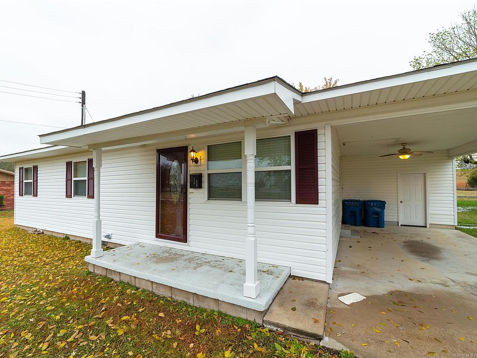 1st image of 411 W Stonewall Ave