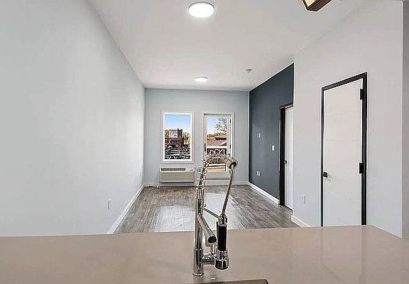 4th image of 2733 E 12th St #8J