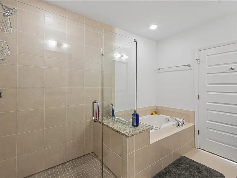 1080 Peachtree St NE #1411 — Photo 25