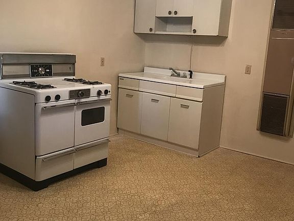 4th image of 4343 S Artesian Ave