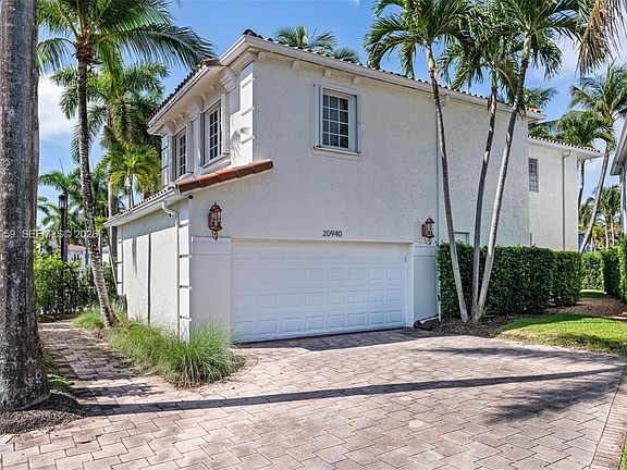 2nd image of 20940 NE 31st Pl