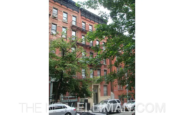 Rented by Douglas Elliman | media 10