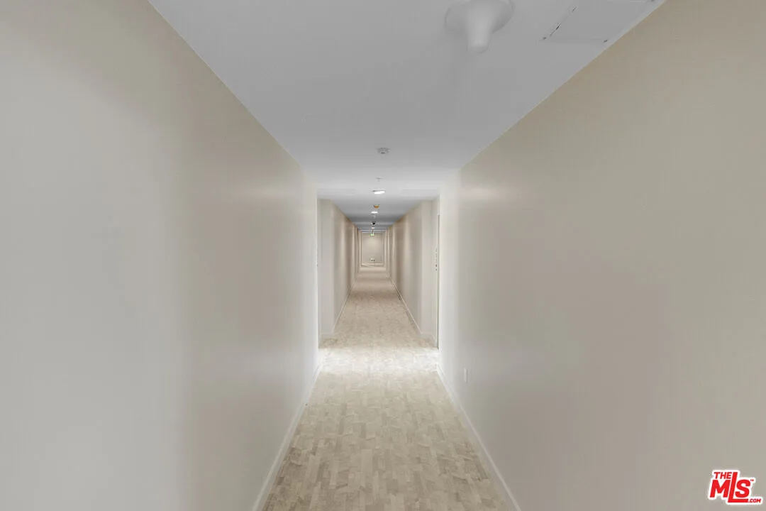 Studio, 1.0 bath, 364 sqft, $2,000 — Photo 4