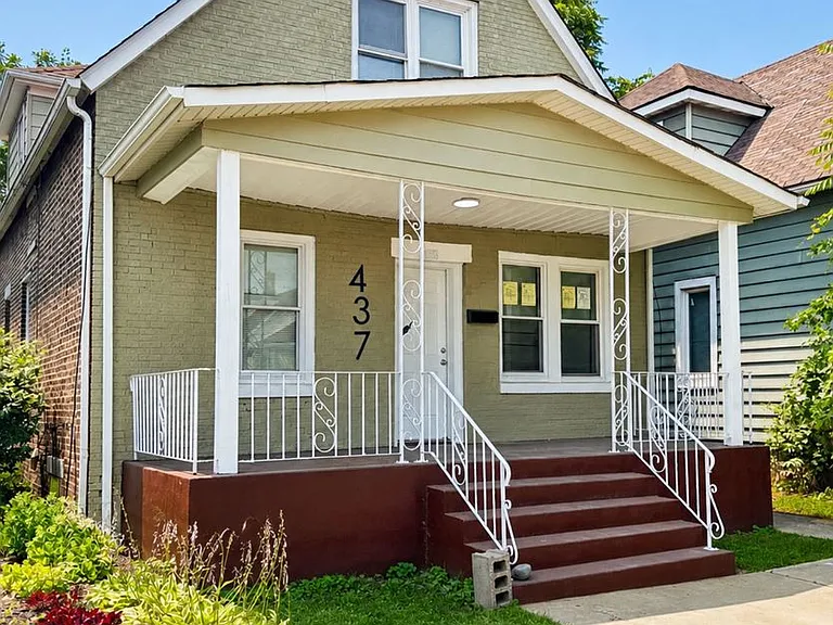 437 Vernon Ave — Photo 1