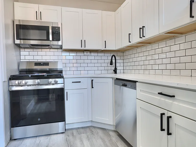 Apartments On Academy — Photo 49